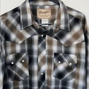 Wrangler western fashion shirt.